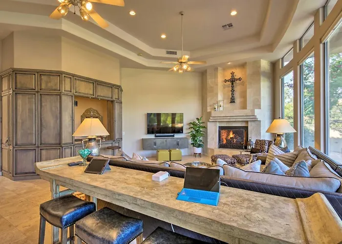 Holiday home Lavish Paradise Valley W/ Sports Court & Pool *