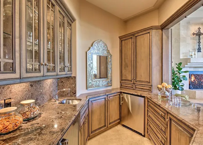 Lavish Paradise Valley W/ Sports Court & Pool Holiday home