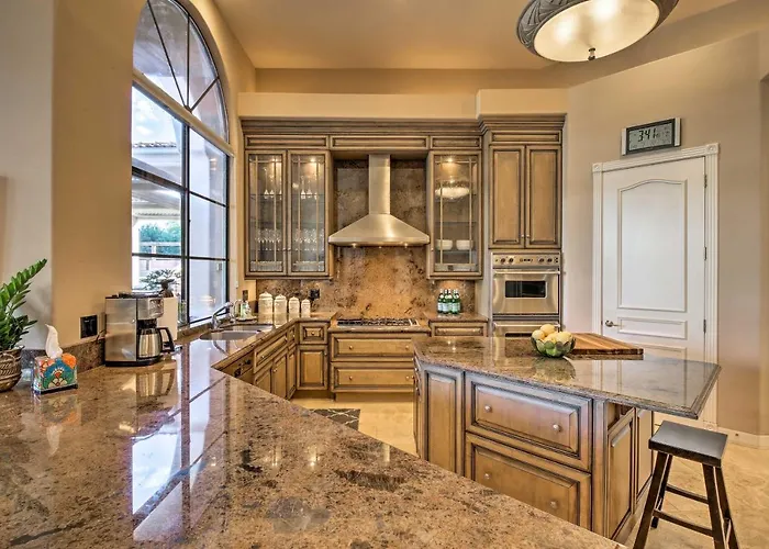 Holiday home Lavish Paradise Valley W/ Sports Court & Pool