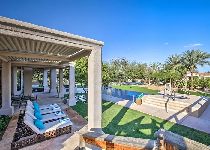 Holiday home Lavish Paradise Valley W/ Sports Court & Pool