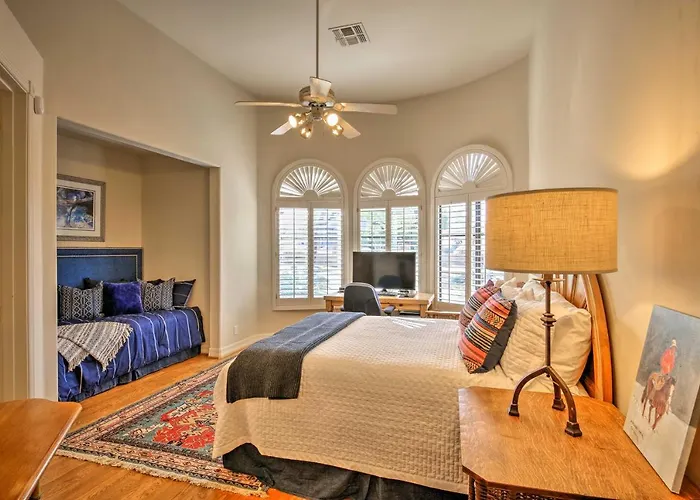 Holiday home Lavish Paradise Valley W/ Sports Court & Pool *