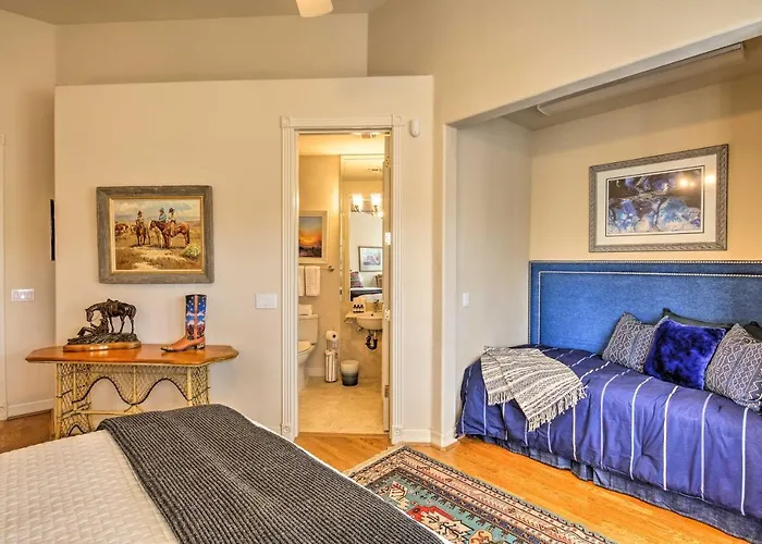 Lavish Paradise Valley W/ Sports Court & Pool