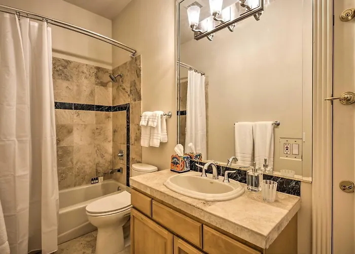 Lavish Paradise Valley W/ Sports Court & Pool Holiday home *